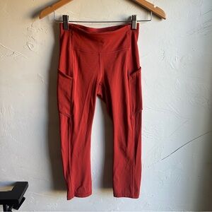 Lululemon Speed Up Cropped Size 2 with Flaws‎